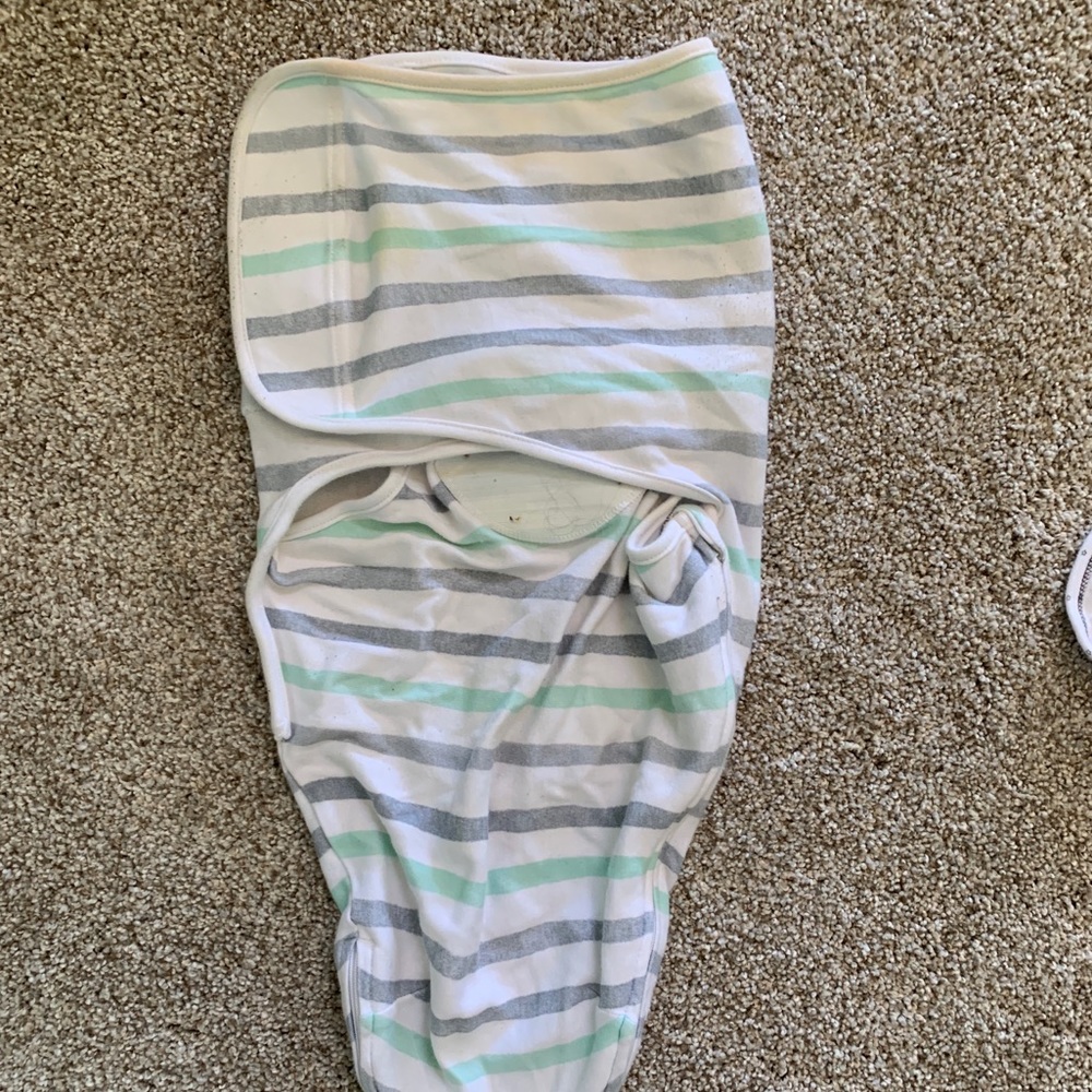 3/$20 Aden & Anais easy swaddle with Velcro